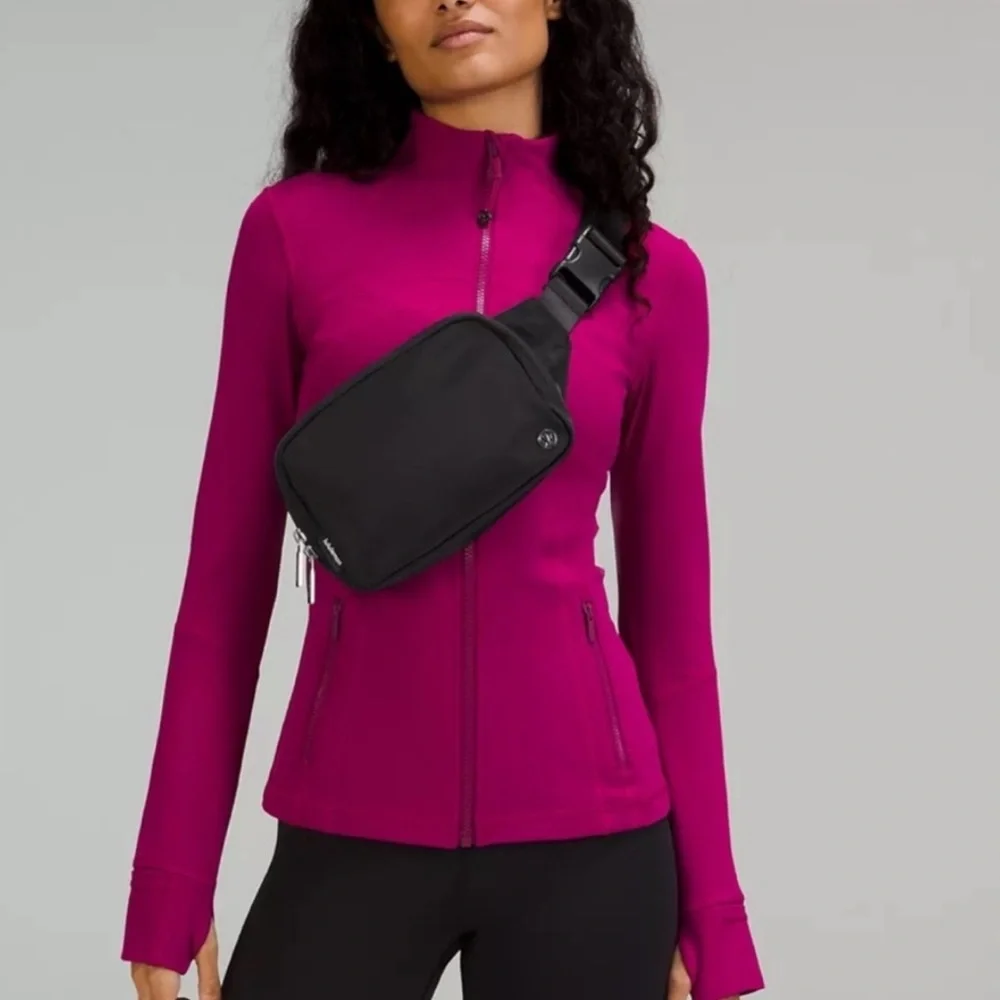 NWT LULULEMON EVERYWHERE BELT BAG - Picture 15 of 17